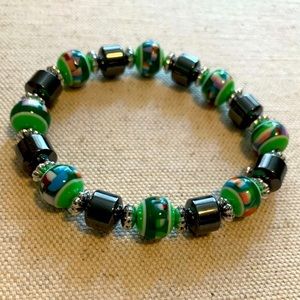 Beautiful glass bead stretch bracelet Green, gray, blue
